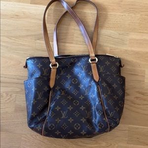 Luis Vuitton Purse